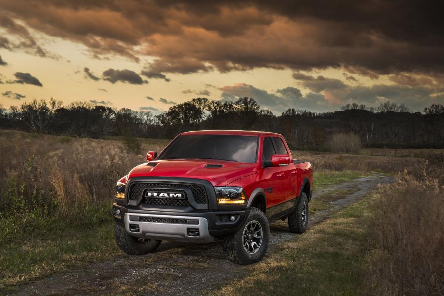 Dodge Ram 1500 Rebel 2015 года  (фото 17 из 54)